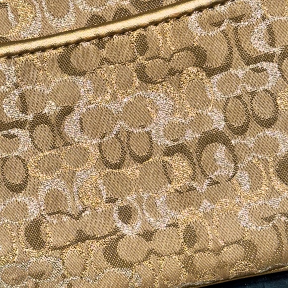 Coach Gold Glitter Small Wristlet Signature C Lurex Wallet w/charm - Picture 5 of 6
